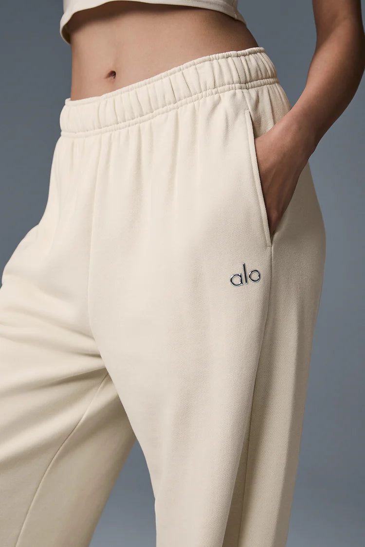 ACCOLADE STRAIGHT LEG SWEATPANT