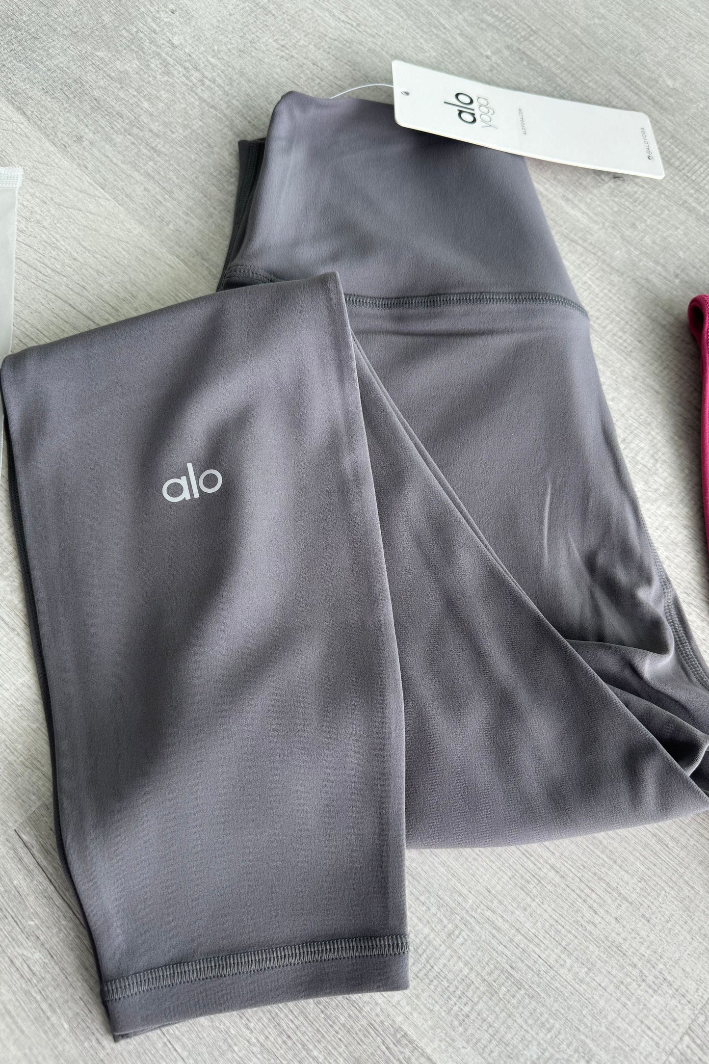 Previously ALOSOFT HIGH-WAIST 7/8 HIGHLIGHT LEGGING