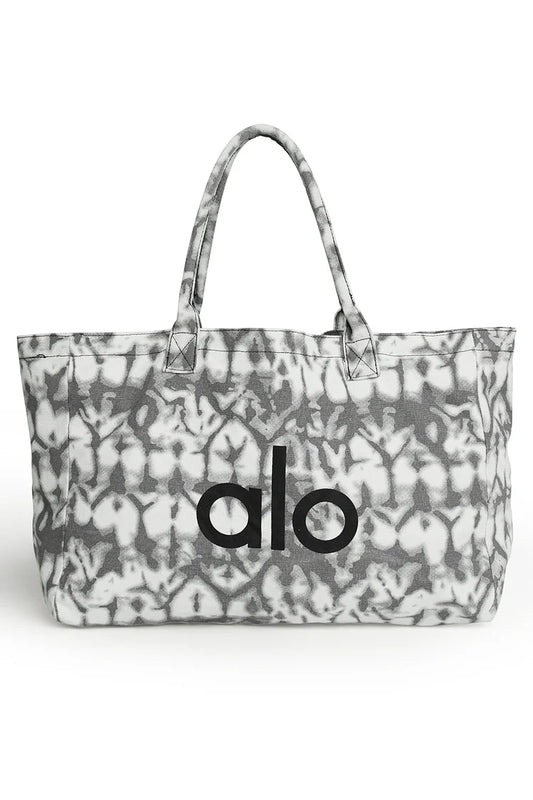 Iconic Shopper Tote - aainie